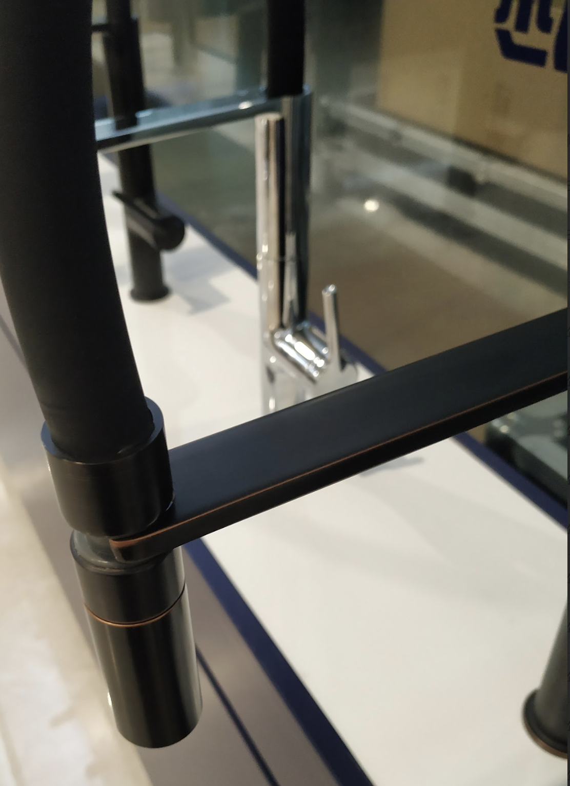  2014BG曜石黑＋低調奢華滾金邊