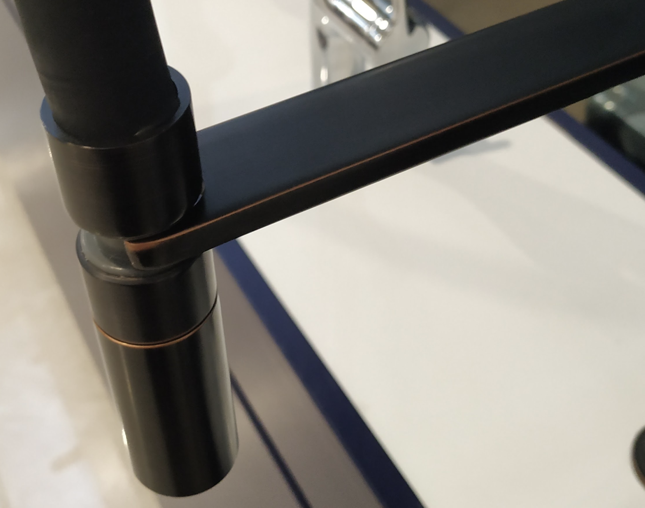  2014BG曜石黑＋低調奢華滾金邊